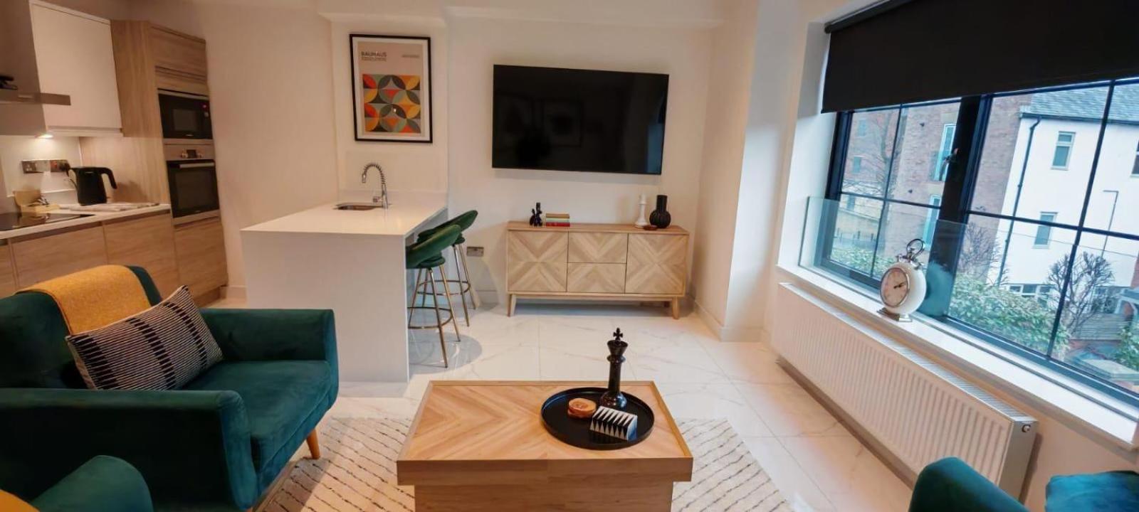 Luxury Apartment: City Centre, Stylish, Modern เชสเตอร์ ภายนอก รูปภาพ