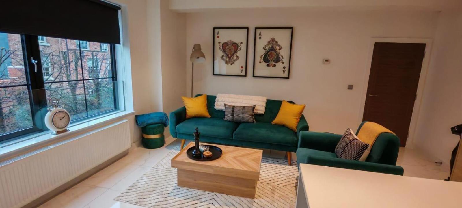 Luxury Apartment: City Centre, Stylish, Modern เชสเตอร์ ภายนอก รูปภาพ